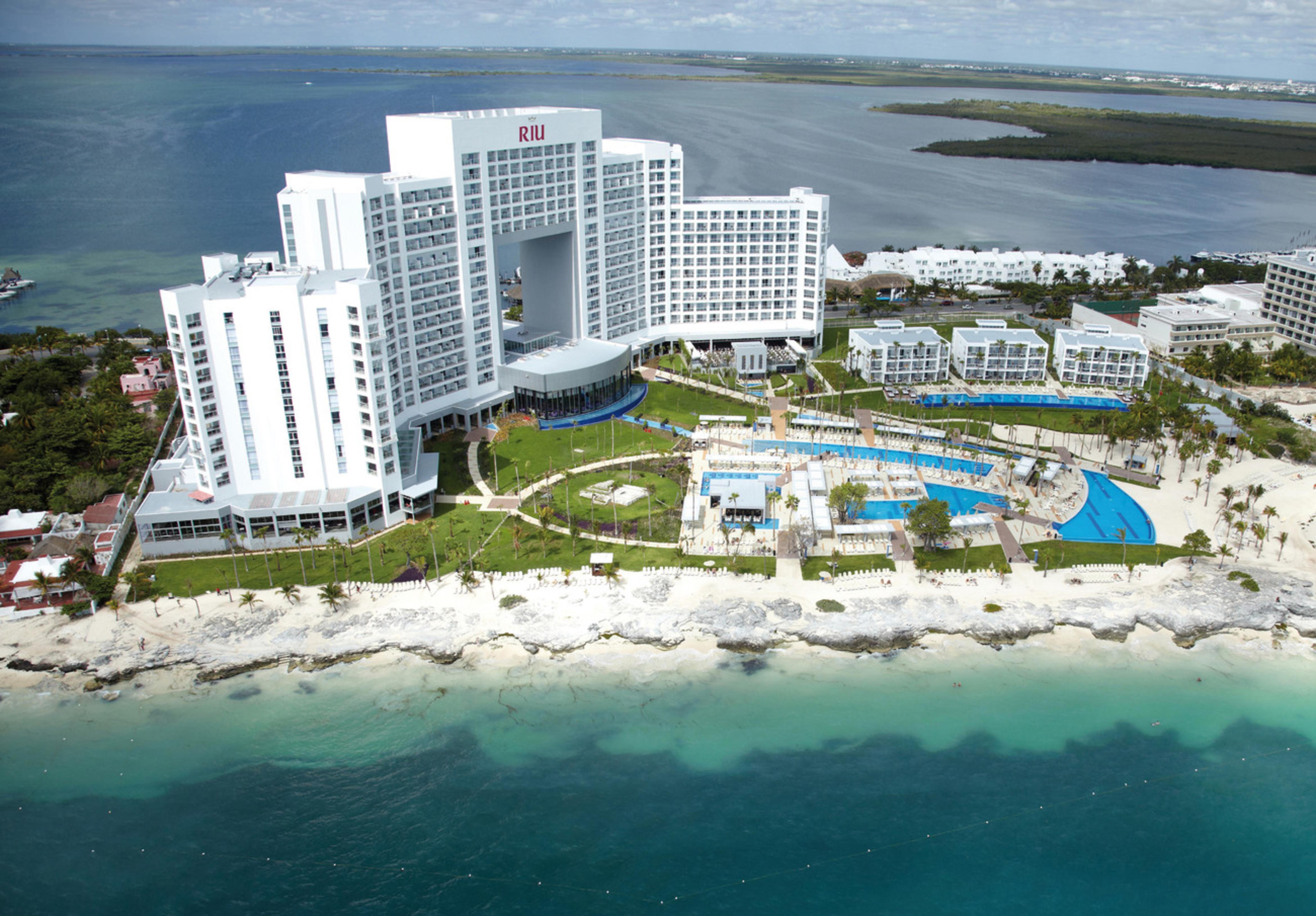 Riu Palace Peninsula Hotel Cancun Exterior photo