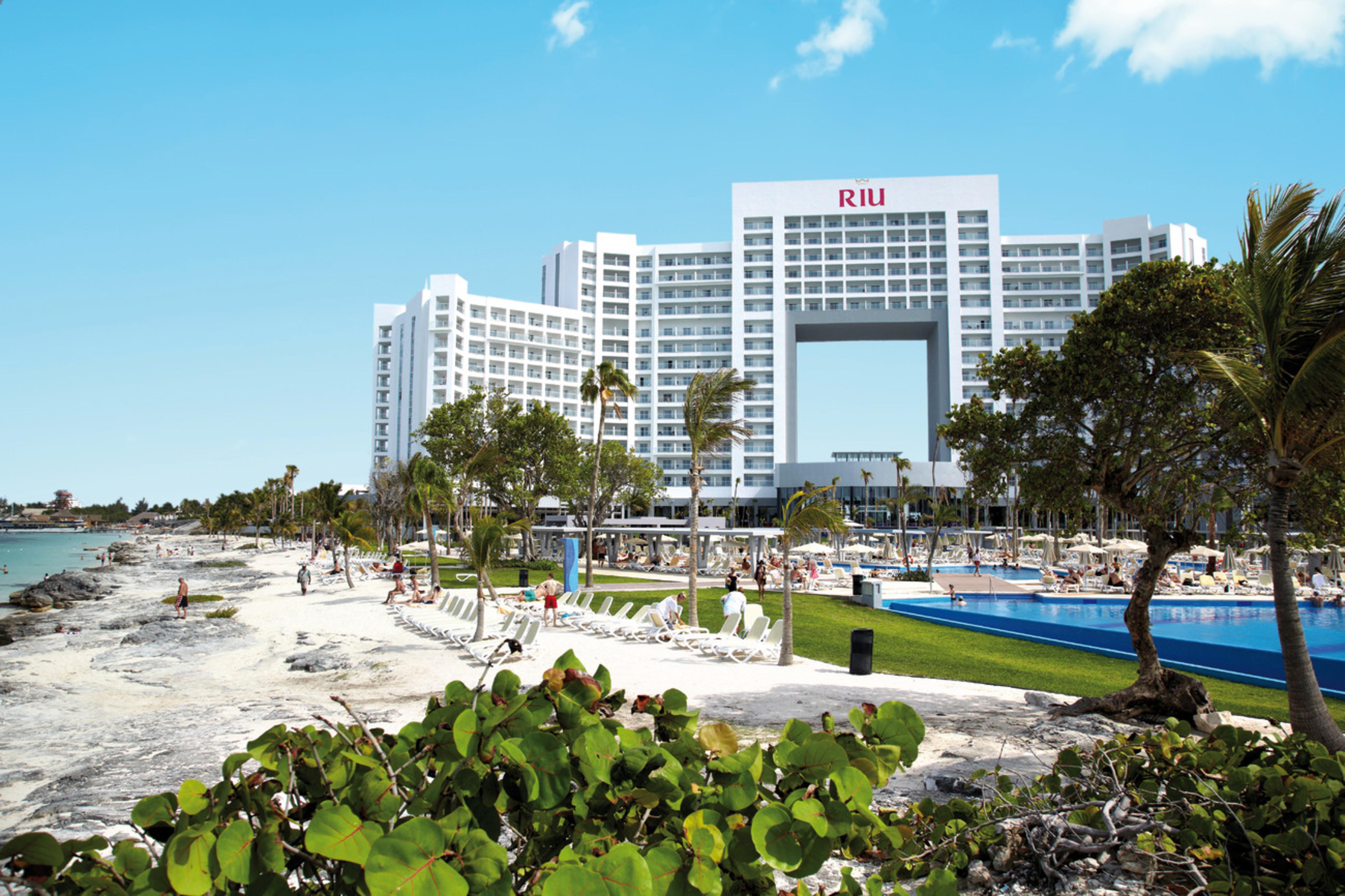 Riu Palace Peninsula Hotel Cancun Exterior photo