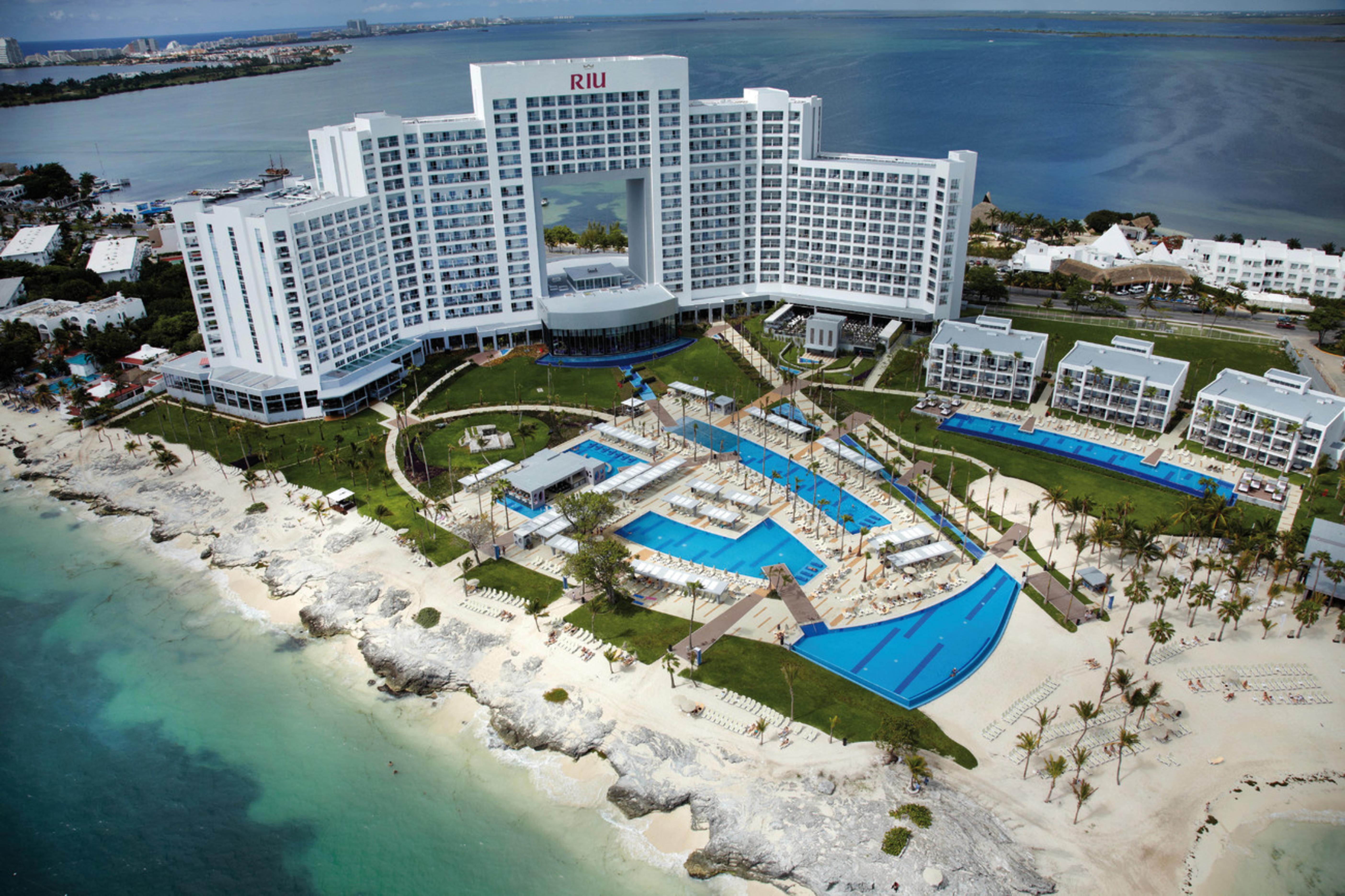 Riu Palace Peninsula Hotel Cancun Exterior photo