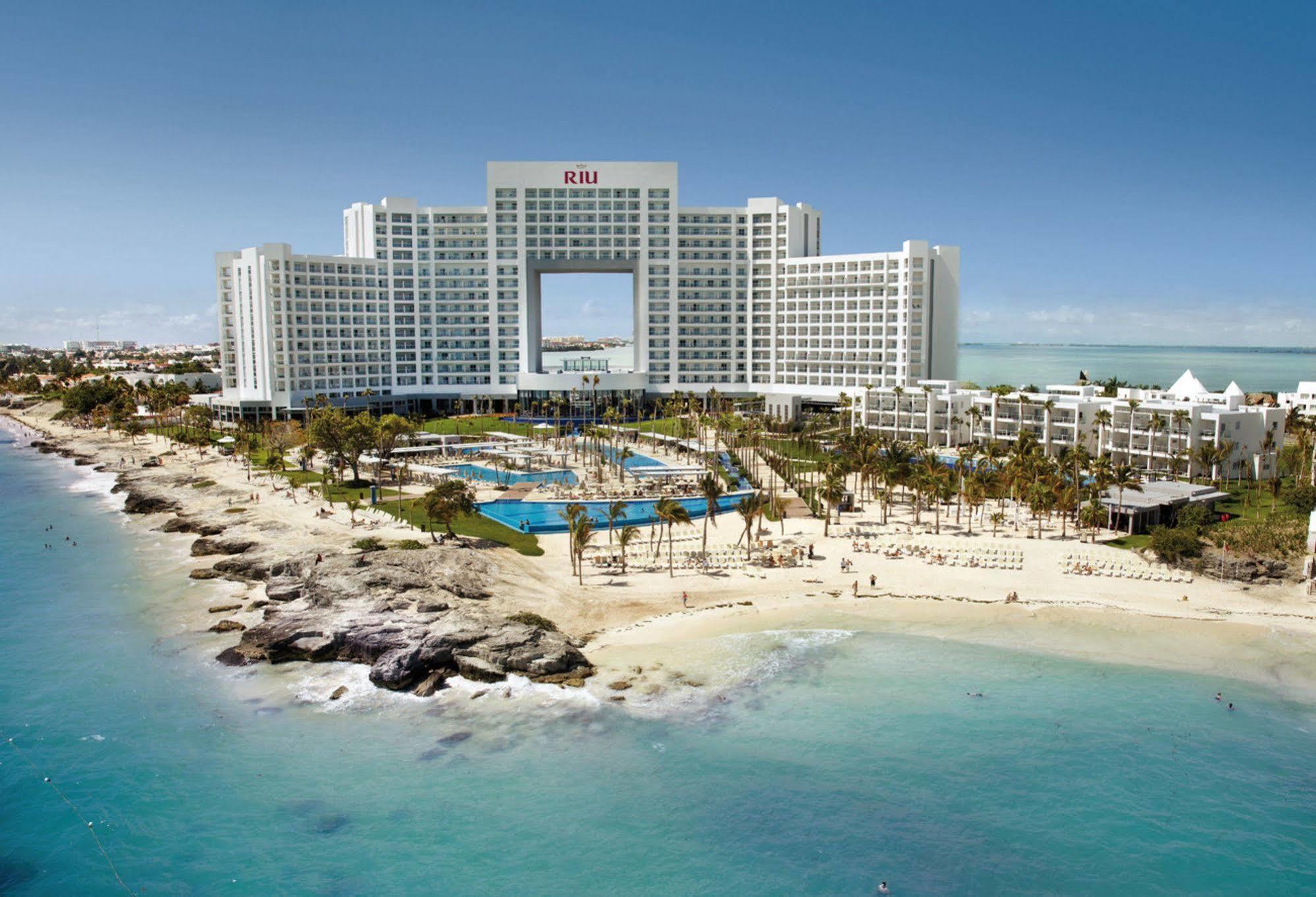 Riu Palace Peninsula Hotel Cancun Exterior photo