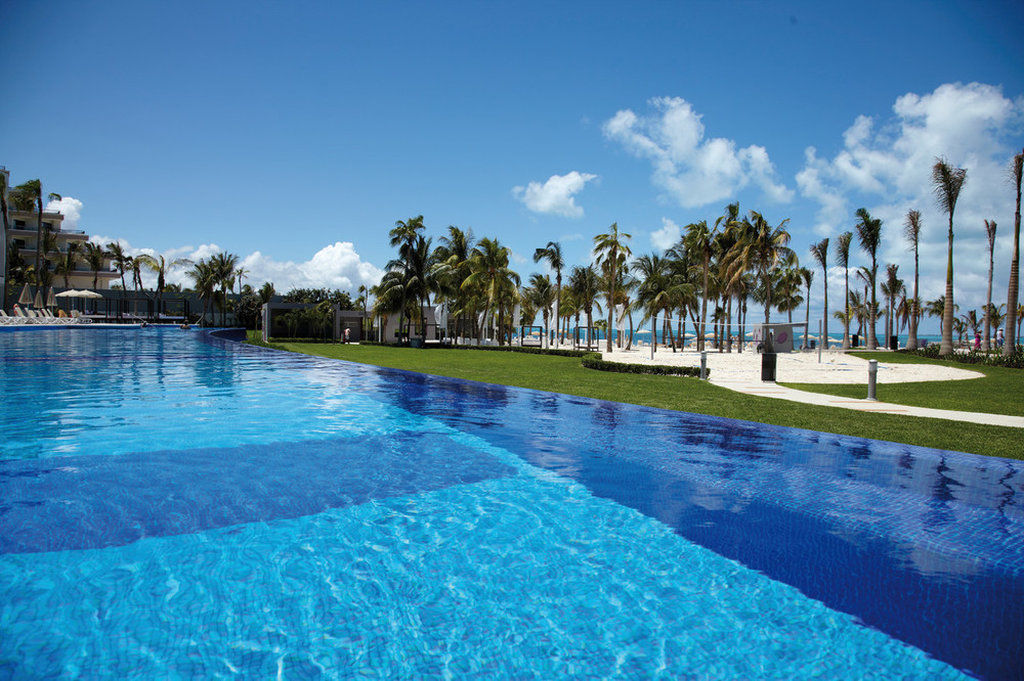 Riu Palace Peninsula Hotel Cancun Exterior photo